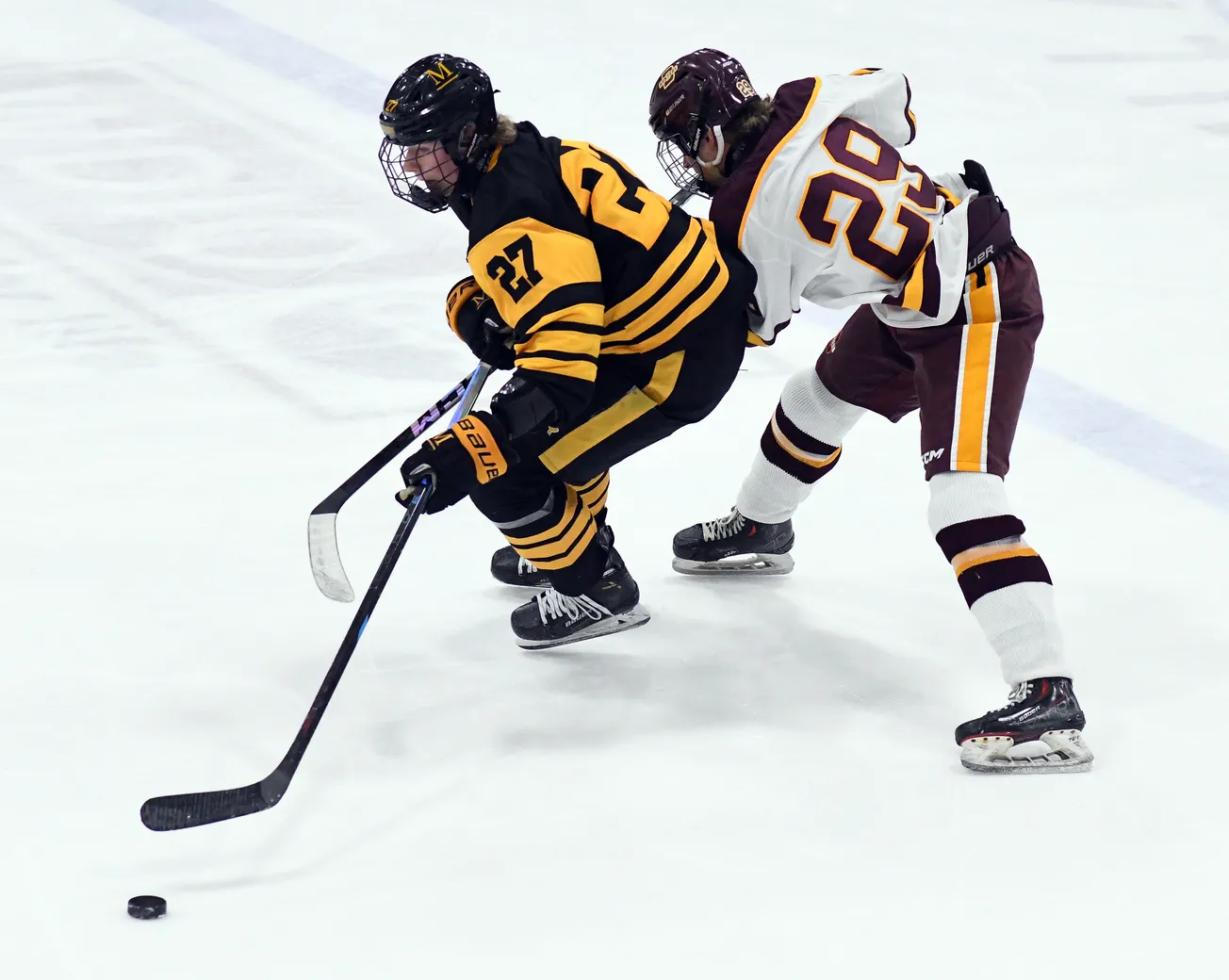 Duluth Marshall blitzes Denfeld in opener