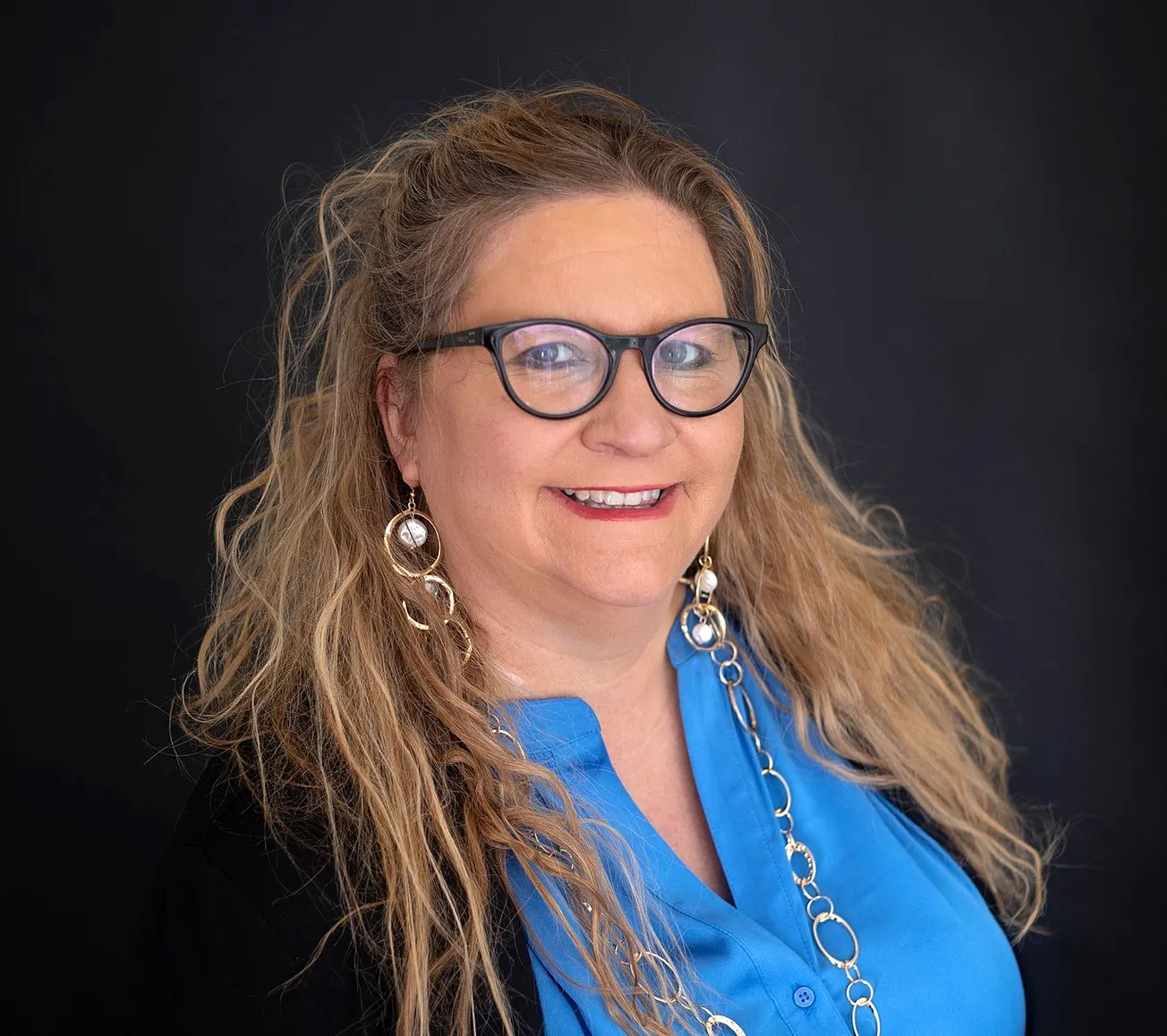 Howie: A photography studio that feels like a front porch