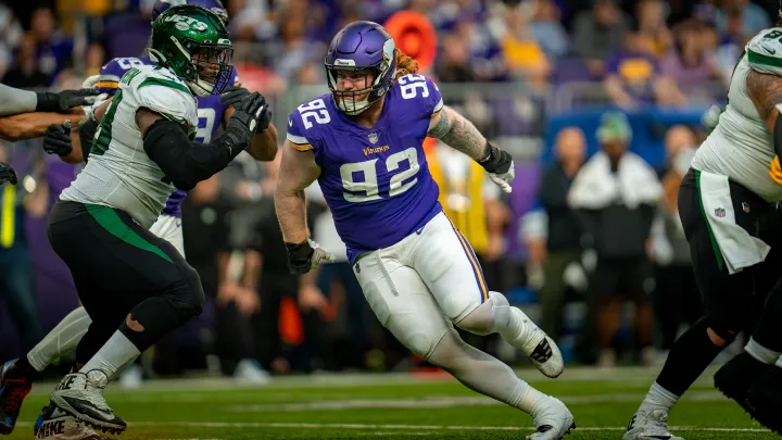 Vikings sign defensive lineman James Lynch